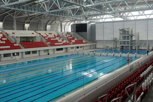 olympic-swimming-pool-1185774_640.jpg